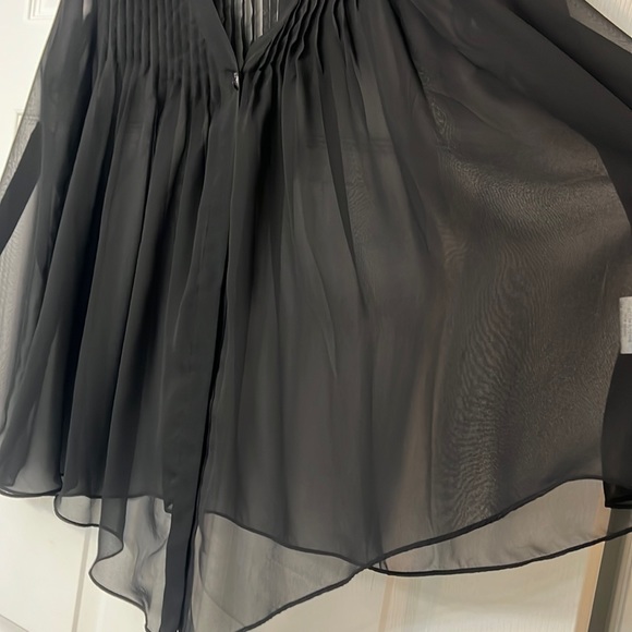 NWOT Romeo & Juliet Couture sheer blouse - Picture 6 of 12